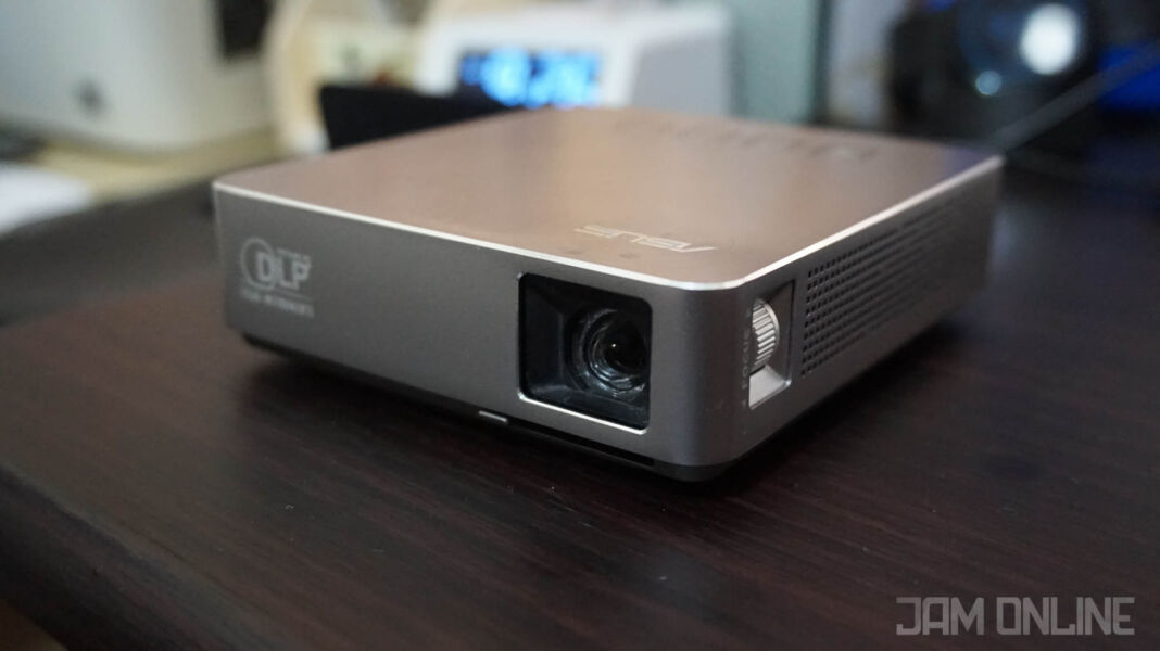 ASUS S1 Projector1